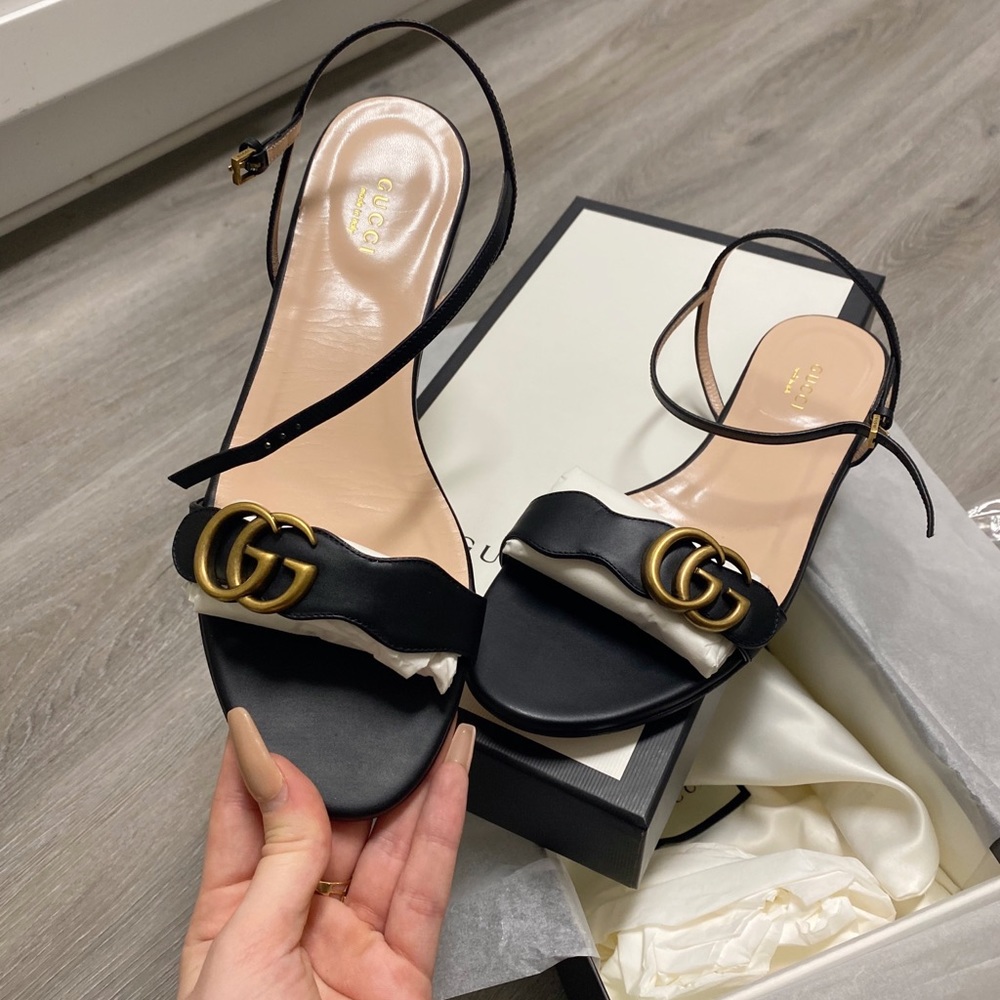 NWT🎉 Gucci Leather Double G Sandal